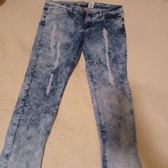 Plus Size Destructed Skinny Jeans Bundle - Picture 6 of 11
